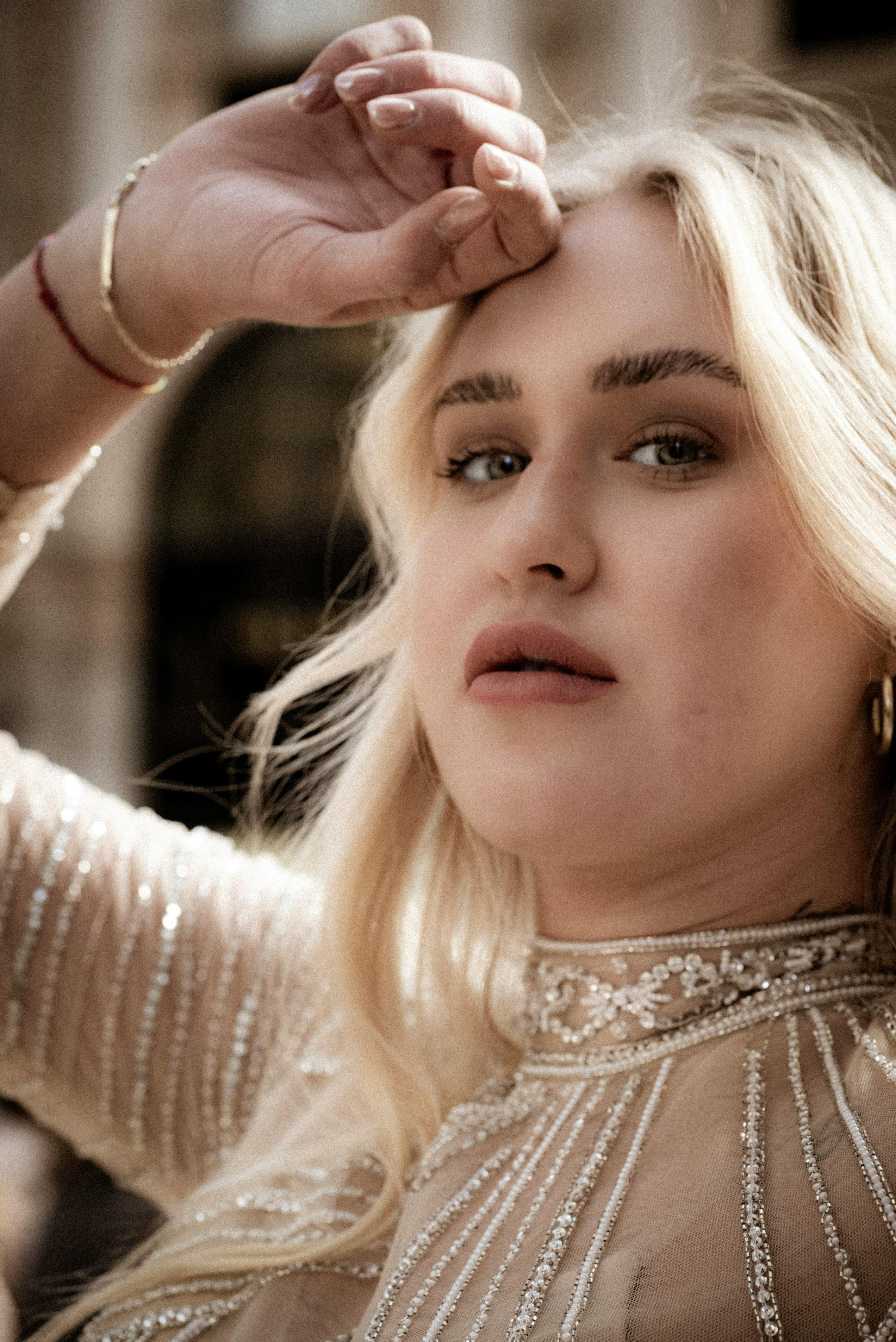 《法庭侧门》电视剧海报